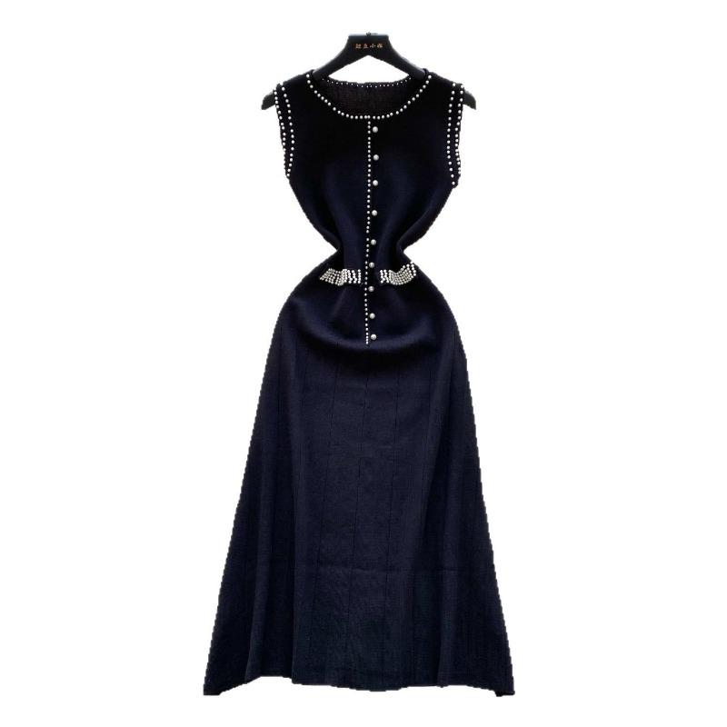 O Rochie Fără Mâneci de Lux pentru Femei O Rochie de Vară Slim Fit Împodobită cu Diamante