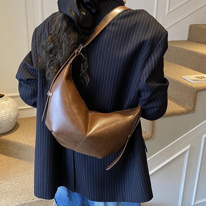 Niche Women's Retro Large Capacity Single Shoulder Bag - Autumn 2025 Casual Square Underarm Bag