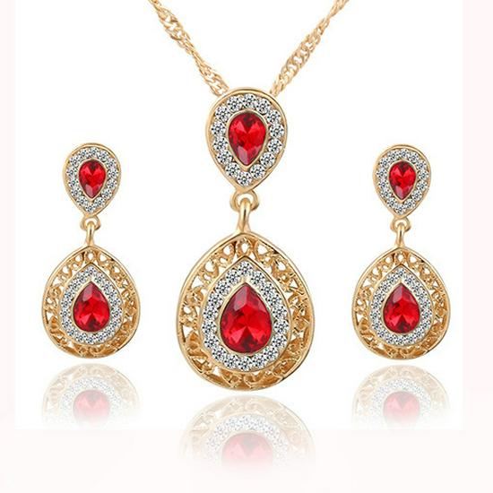 Versatile Set di Gioielli in Tre Pezzi: Collana e Orecchini Multicolor con Design a Goccia d'Acqua di Cristallo con Diamanti.