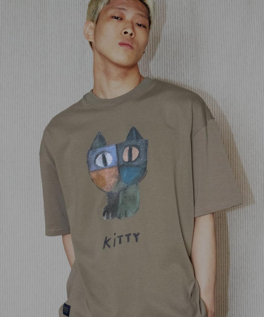 GROUNDWORK Kitty T-Shirt / Dark Beige