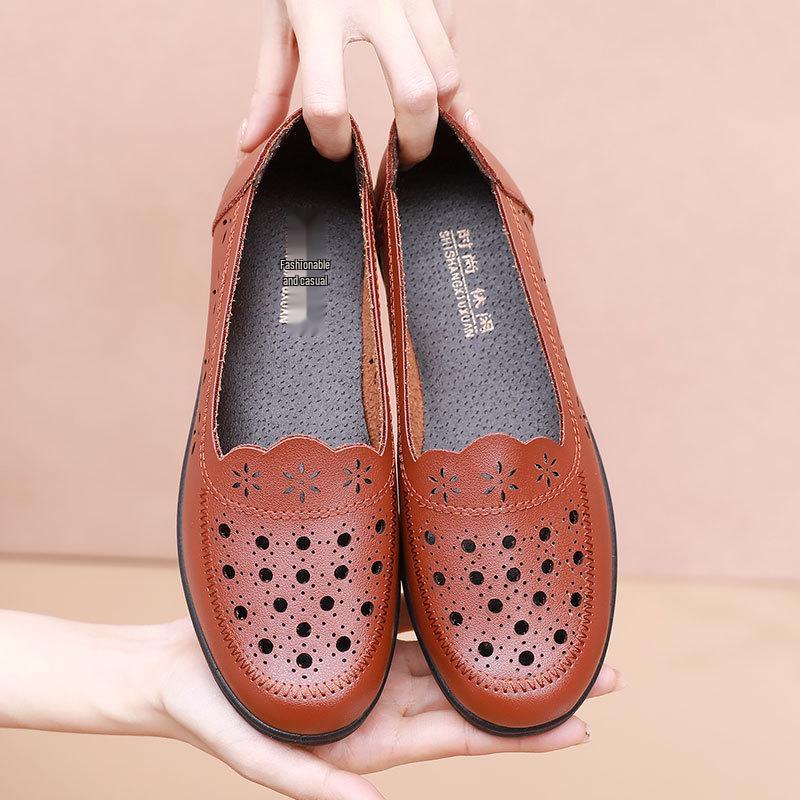 Mom's Summer Breathable Leather Sandals – Soft Sole, Non-Slip Flats for Middle-Aged & Elderly Women