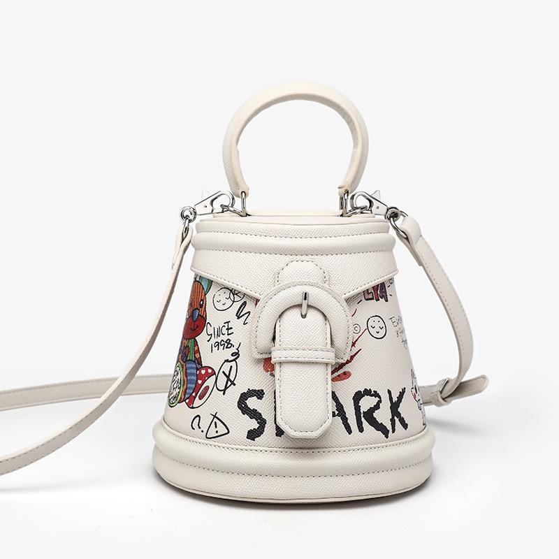 

Сладкая и милая мультяшная сумка-тоут с рисунком медведя-граффити, сумка-ведро, трендовая наплечная сумка-мессенджер белый