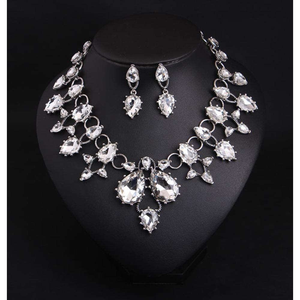 

European and American Crystal Glass Gemstone Short Collarbone Necklace Exaggerated Retro Women s Accessories