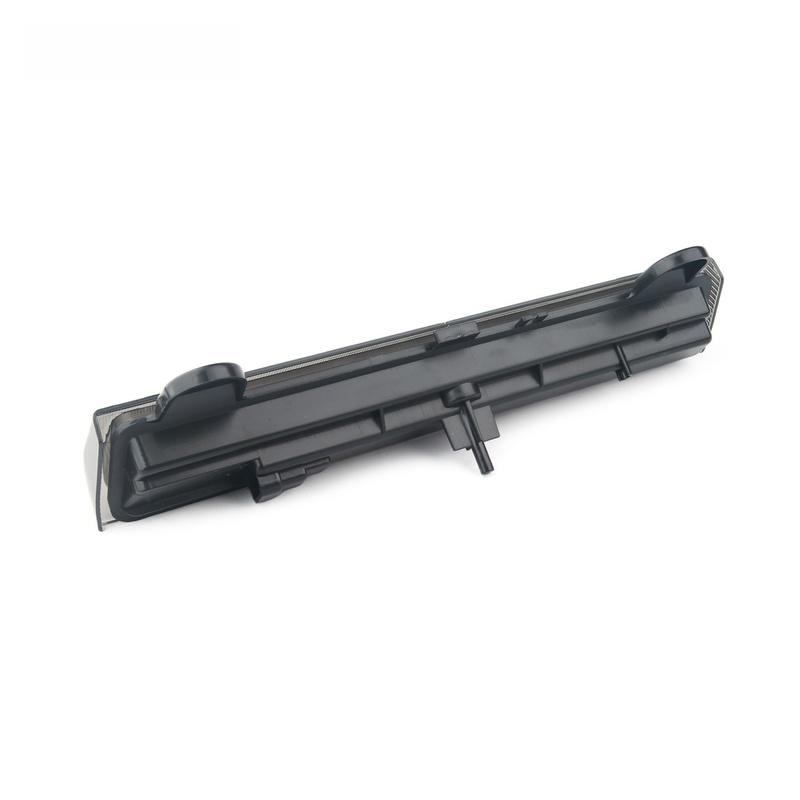 Replacement Rear Cargo Brake Light Taillights for For CHEVROLET for Suburban and Models 2000 To 2006 GM2890107