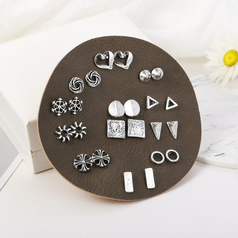 New Retro Stud Earrings Set, Simple and Cold Style, Exquisite Earrings, Femininity, Court Earrings.