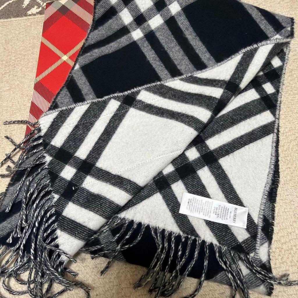 Used BURBERRY Check Cashmere Scarf