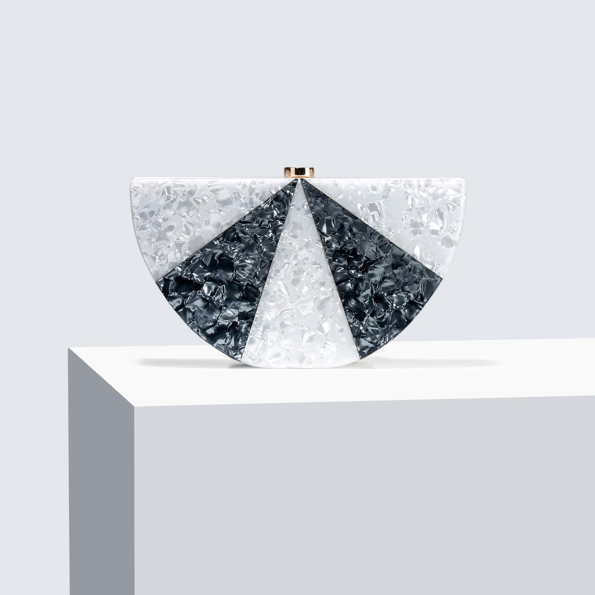Damen Single Shoulder Schräg-Span-Tasche, Halbkreisförmige Spleiß-Acryl-Tasche, Mode Hochzeitsessen Clutch-Tasche weiß