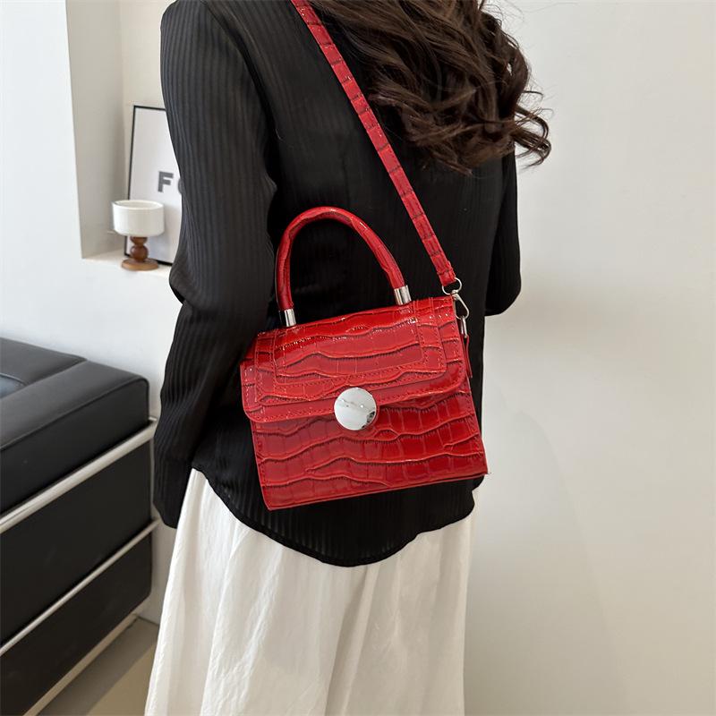 Fashionable Casual and Fashionable Crossbody Bag Temperament One-shoulder Small Square Bag New Spring Retro Trendy Small Bag Women