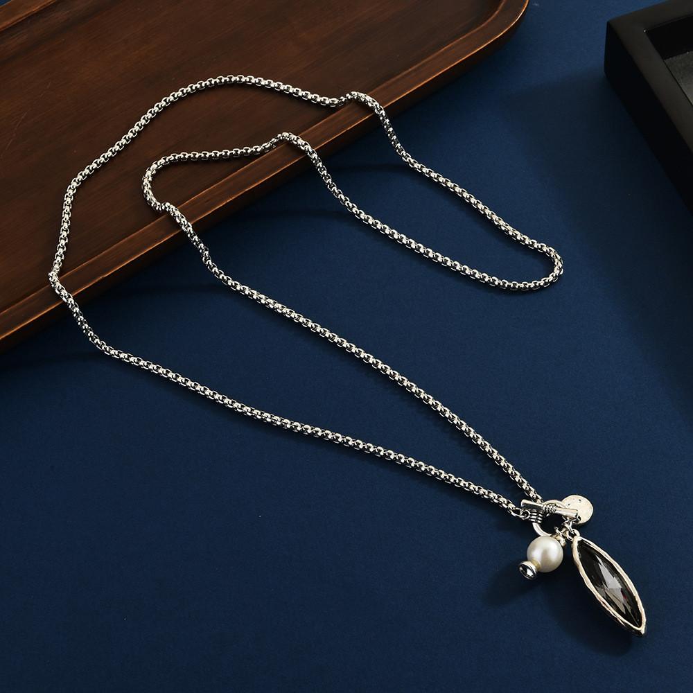 Geometric Pearl Necklace With Gold Plating For Fashionforward Women
