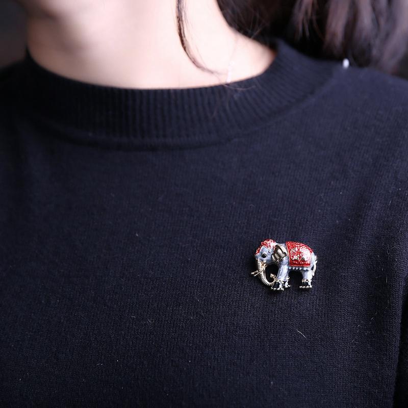Vintage Luxury Enamel Elephant Brooches For Women Men Rhinestone Animal Dog Moon Star Brooch Pins Clothes Jewelry Accessories
