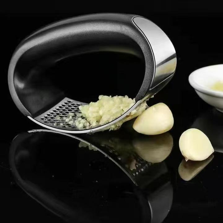 Manual Circular Garlic Press Stainless Steel, Household Kitchen Garlic Pounding Tool, Garlic Mash In Stock