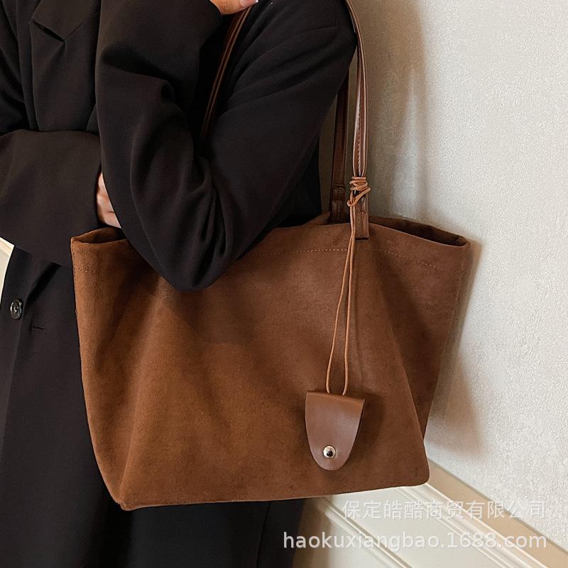 Retro Bag Women's Large Capacity 2025 New Autumn and Winter Versatile Casual Shoulder Mother and Child Bag Texture Commuter Tote Bag