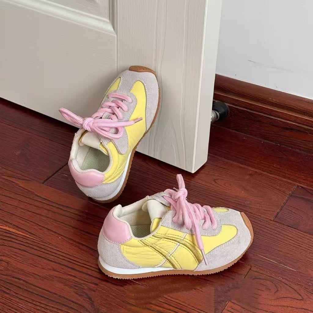 Children's moral training shoes 2025 spring new boys' sports shoes flat and light girls' board shoes Forrest Gump shoes