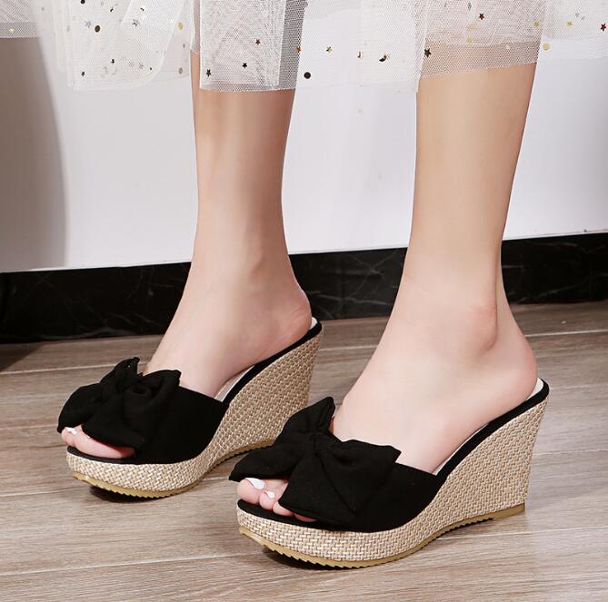 

Летние женские тапочки на танкетке, высокие женские туфли с рыбьим ртом, толстая подошва, на открытом воздухе, с милым бантом, замшевые тапочки для девочек, школьницы 35 чёрный