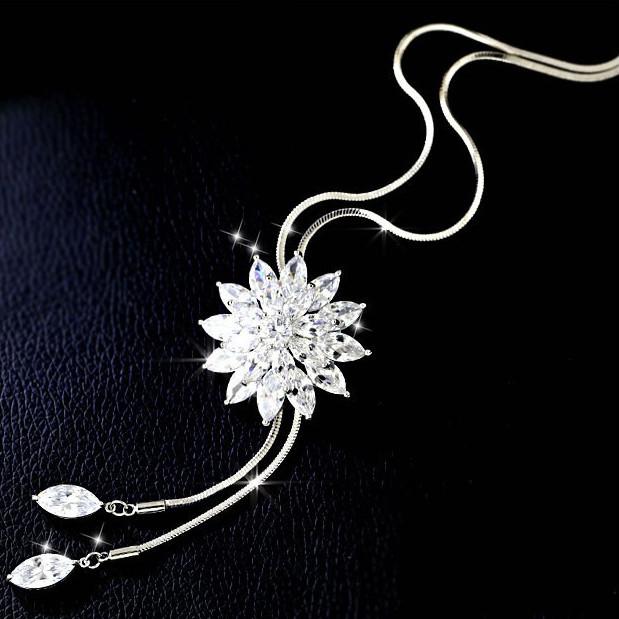 Premium Quality Snowflake-shaped Women's Pendant Necklace For Elegant Fashion Styles