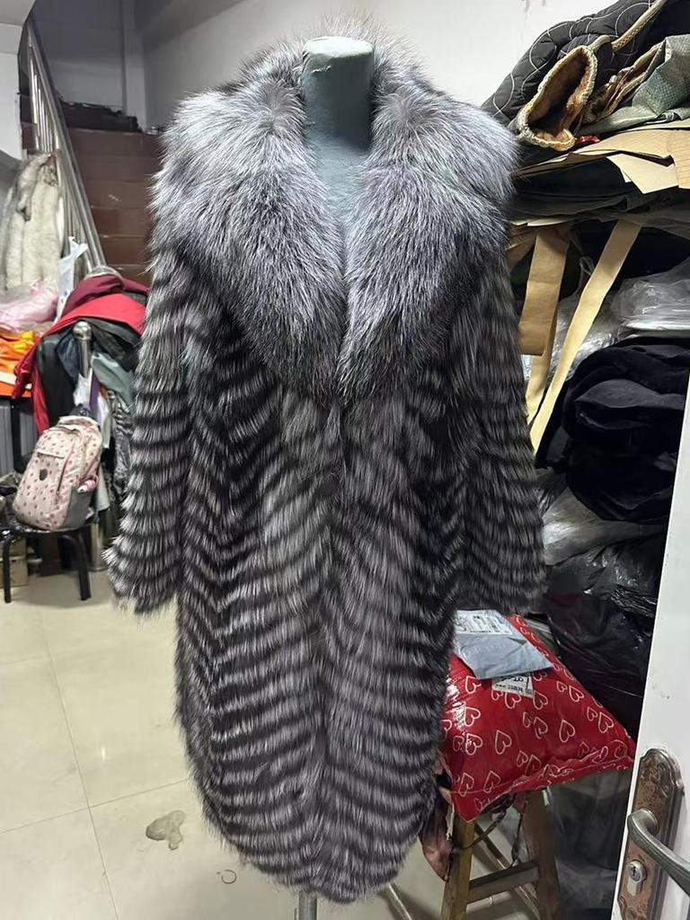 Silver Fox Real Fur Coat Winter New Style Large Fur Collar Length 100cm