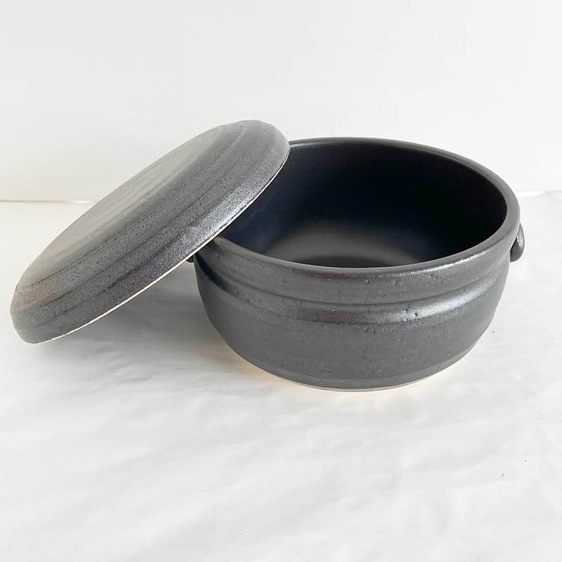 

Microwave-safe ceramic rice container for refrigeration, made in Japan, perfect as a gift for Banko ware pottery (3 cups).