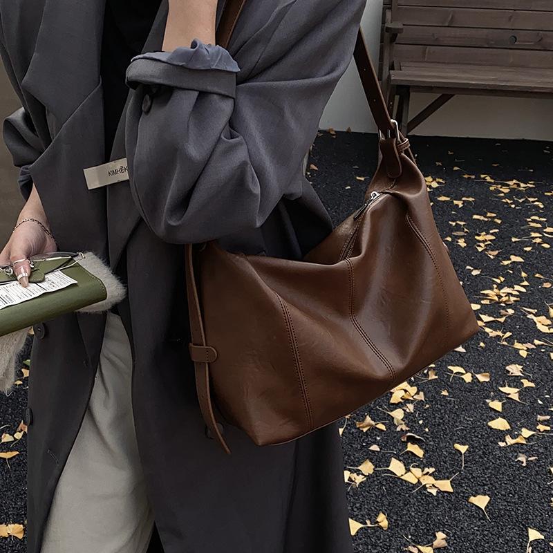 New Retro Soft Leather Crossbody Bag for Women Large Capacity Fashi Shoulder Bag Comfortable and Versatile Texture Stroage Bag