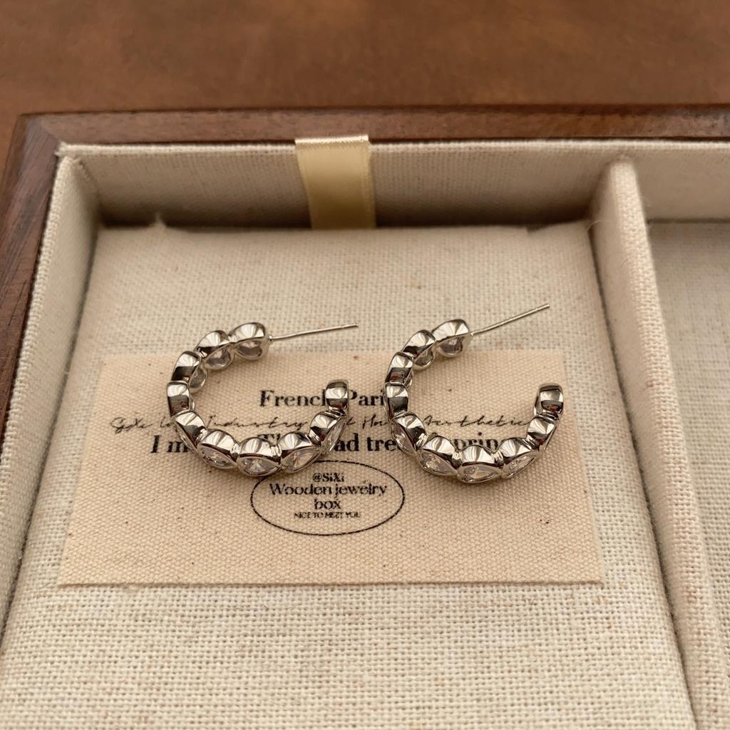 Three-dimensional semicircular ring earrings earrings full of small diamonds retro light luxury fashion love personalized design high-end earrings