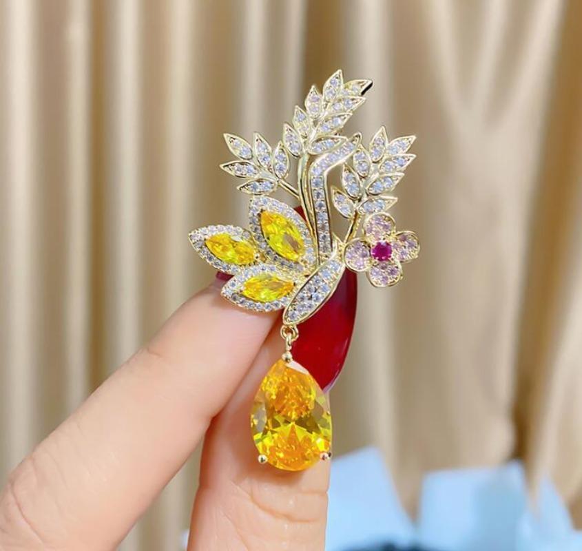 Fashion Green Yellow Leaves Flower Bouquet Wheat Ear Brooch for Women Creative Rhinestone Pin Suit Clothing Jewelry Accessories