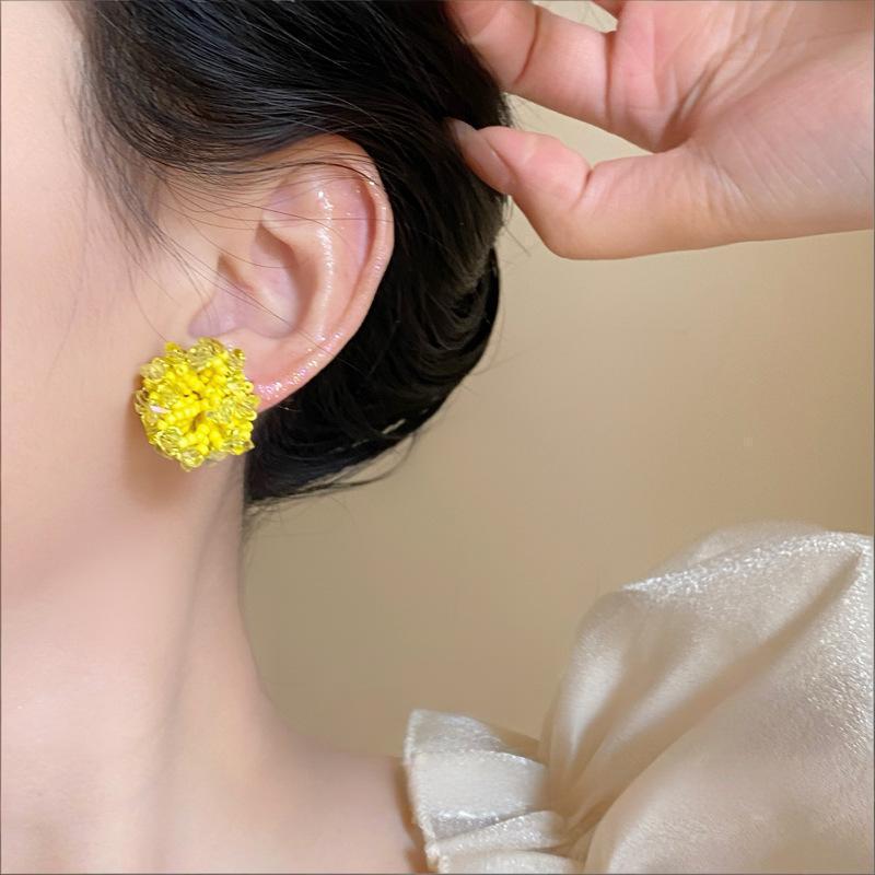 Elegant Seaside Hydrangea Flower Stud Earrings: Light Luxury, Versatile Design