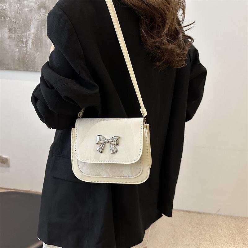 Kleine Tasche für Damen im Sommer, neuer Schmetterling, schöne und modische schräge Tasche, lässige kleine quadratische Tasche mit einer Schulter