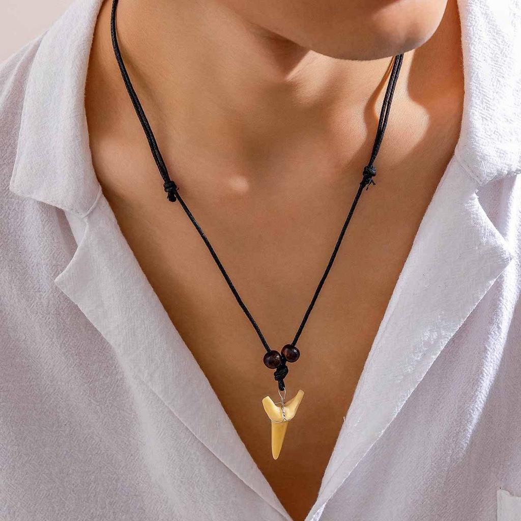 European & American Fashion Wood Bead Shark Tooth Necklace - Men's High-End Hip Hop Jewelry