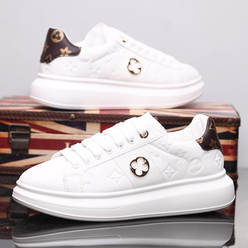 Vår och sommar nya fritidsskor McQueen läder tjock sula höjande andningsbara små vita trendskor 22