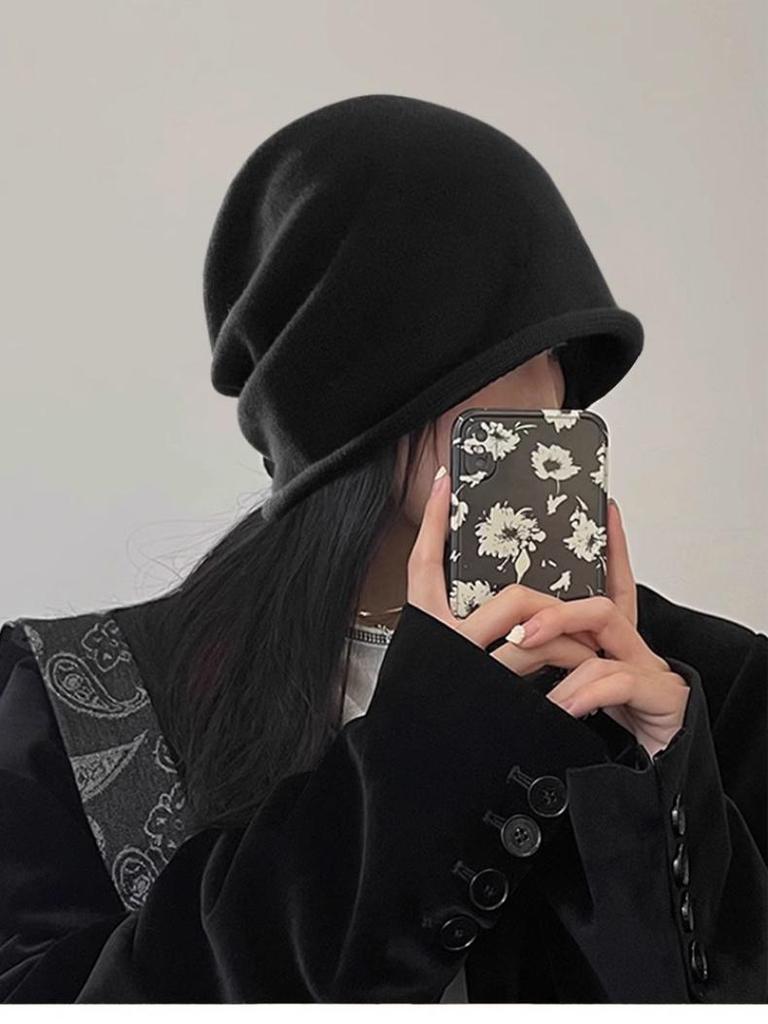 Women's Large Head Beanie: Autumn/Winter Breathable Loose Knit Hat for a Slimming Look.