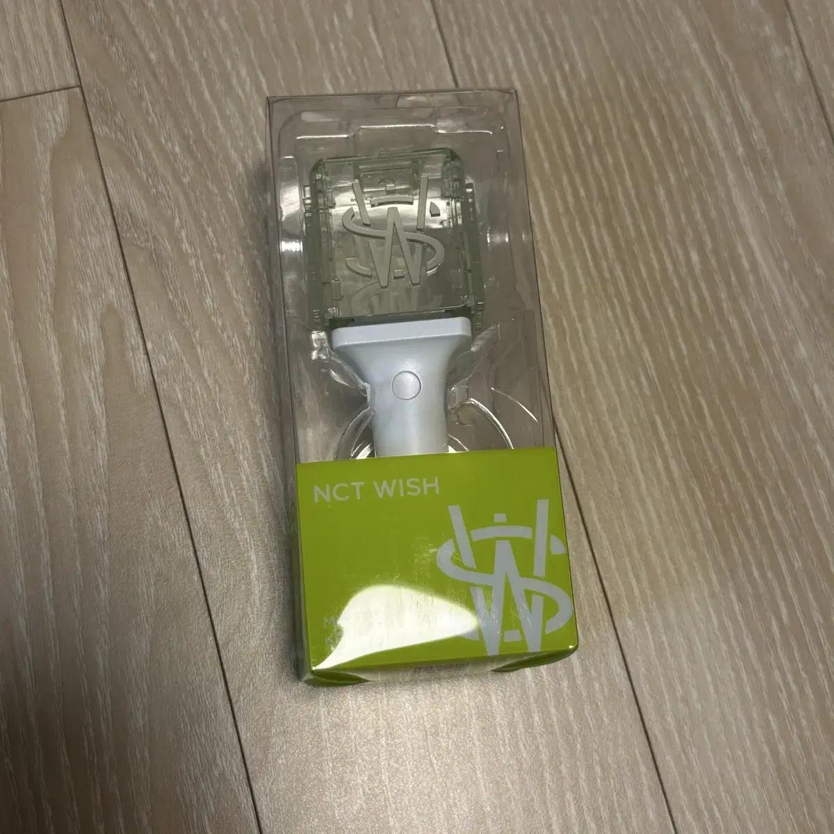 

Мы продаем мини-брелоки-лайтстики Ncitywish.