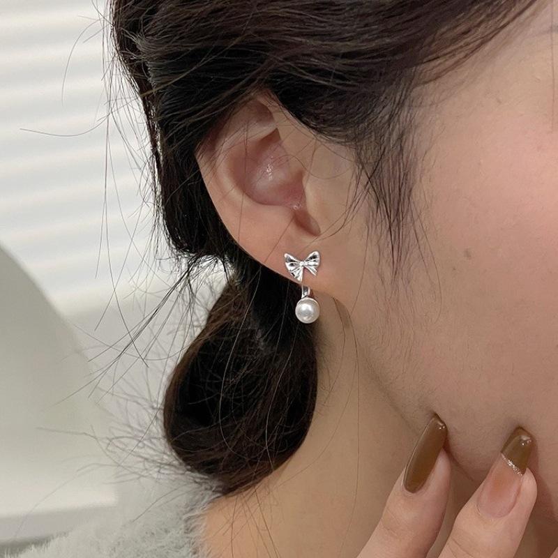 Simple Pearl Earrings for Women Suitable for Birthday Party Gifts Two Wear Earrings Light Luxury Design Senior Sense of Small Match Earrings