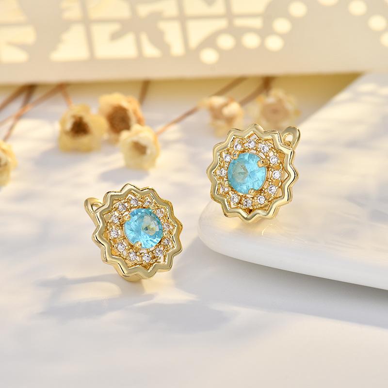 

Европейские и американские серьги-пусеты из 18-каратного золота с кружевным узором, универсальные женские серьги и серьги с микроинкрустацией изумрудами и ажурным узором голубика