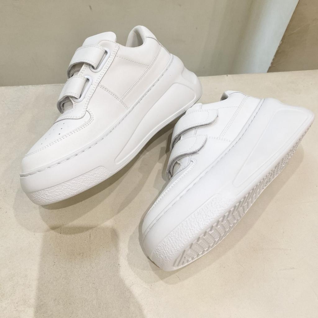 Thick-soled Velcro little white shoes women's 2025 new spring and autumn popular versatile leather muffin sports and leisure board shoes