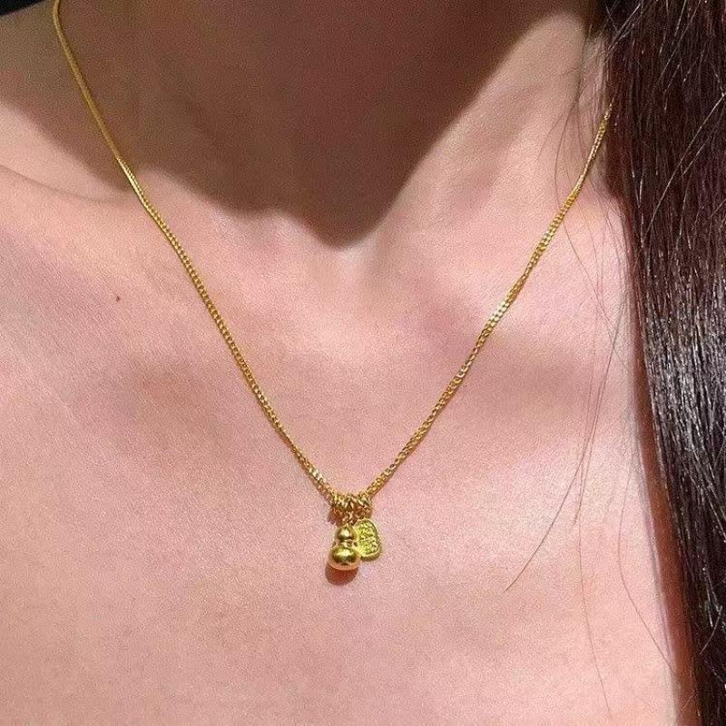 Elegant Gold Gourd Charm Necklace: Chinese-Inspired, Simple, Exquisite, and Versatile Women's Clavicle Chain