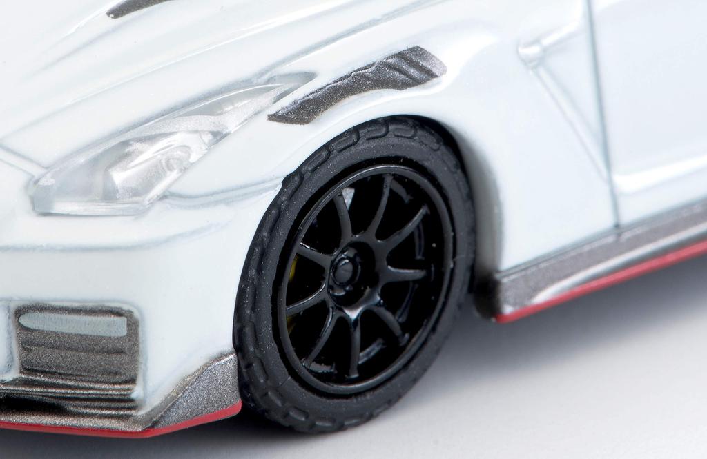 Tomica Limited Vintage Neo 1/64 Scale LV-N217a Nissan GT-R NISMO 2020 Model (White, Finished Product) 312482