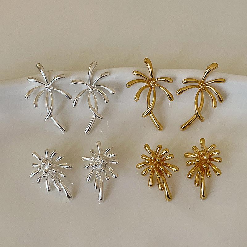 Elegant Retro Luxury Firework Stud Earrings for Women - Trendy, Versatile, and Fashionable
