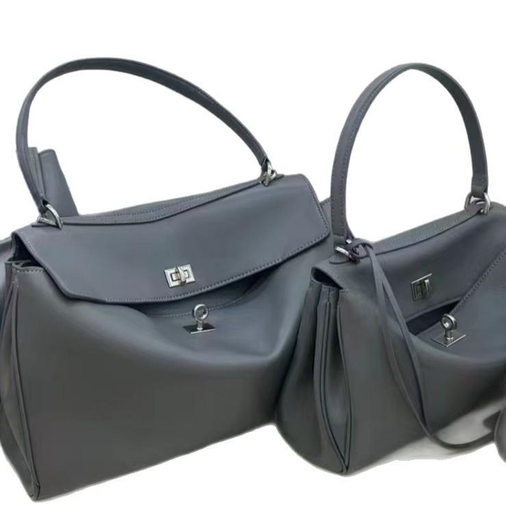 Large capacity commuter lock tote bag high sense portable messenger bag trendy fashion versatile