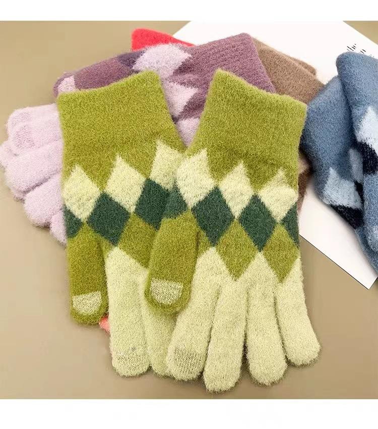 Fashionable Color Block Plaid Touchscreen Gloves - Warm Knit for Women, Students & Couples