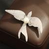Broche colomb blanc en forme d'étoile incrustée de diamants, luxe léger, épingle animale élégante et haut de gamme, corsage en perles d'eau douce naturelles pour femmes