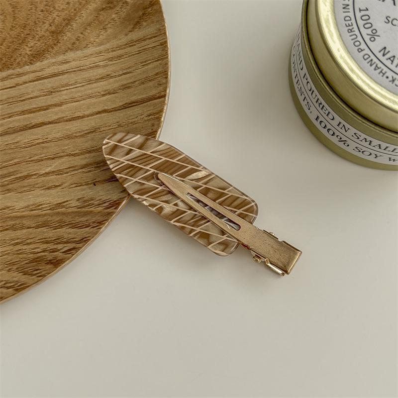 Elegante Frühlings-Haarnadel: Hochwertiger nahtloser Seitenclip für Pony