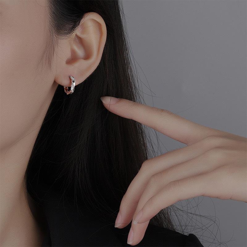 Diamond Wave Earrings Women's Simple Premium Ear Buckles Small Earrings Earbone Nails Ear Hole Earrings