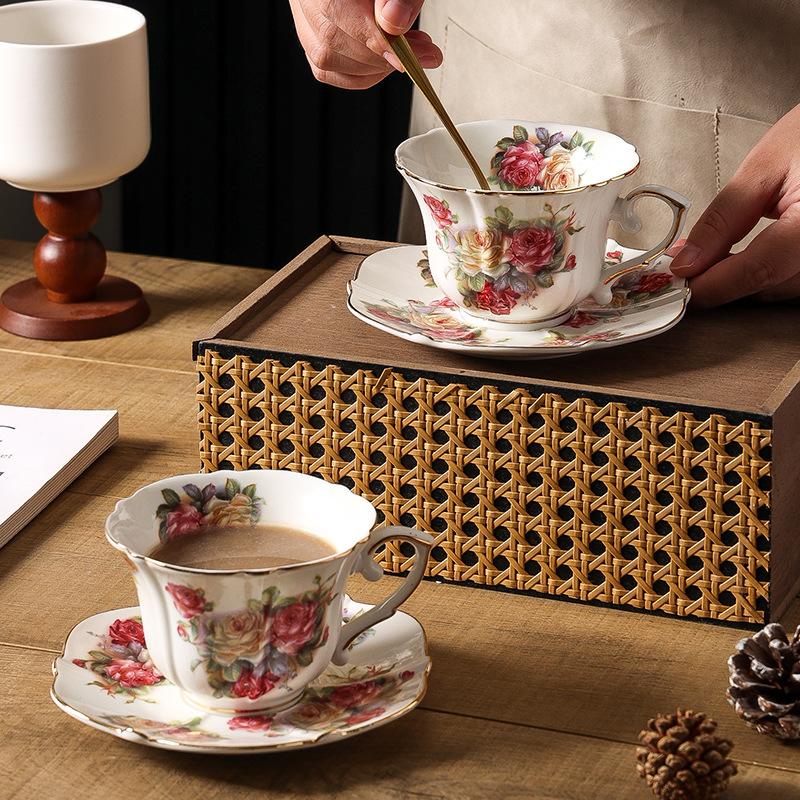 Tazze in Ceramica Stile Pastorale Europeo Tazza da Latte con Bordi Dorati Vintage Tazze da Caffè di Lusso Leggero Tazza da Colazione Articoli per Bevande da Cucina