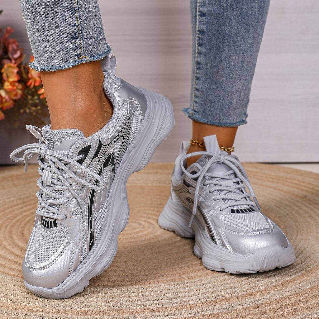 Four Seasons new breathable mesh thick sole inner height increase small sports leisure silver dad shoes