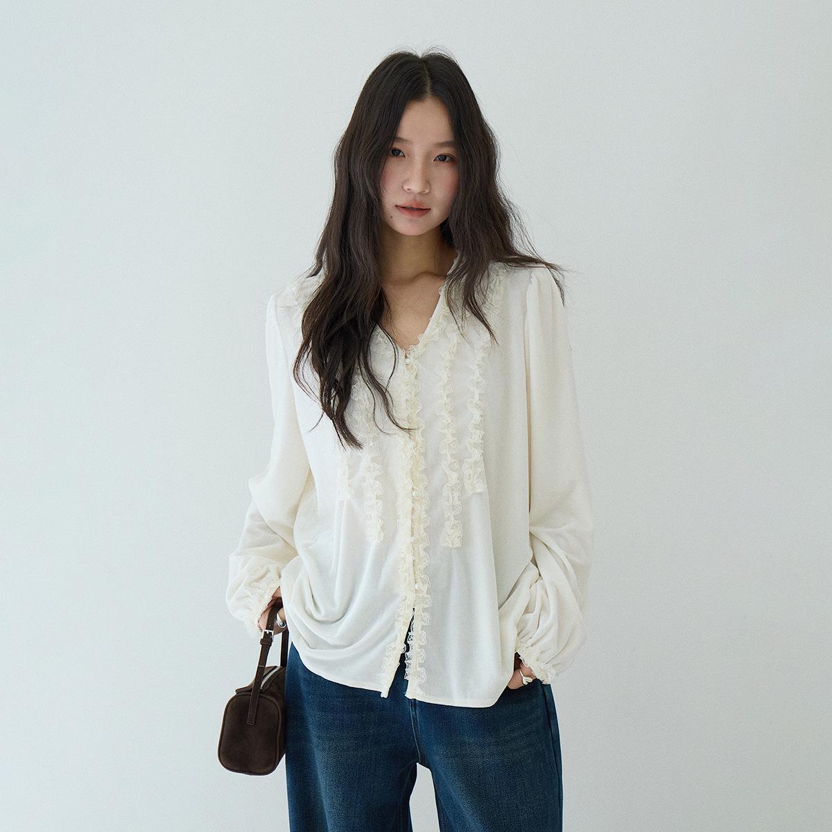 Elegant Heiress Women s French Lace Velvet Long-Sleeve Cardigan Shirt - Slimming Fit One Size