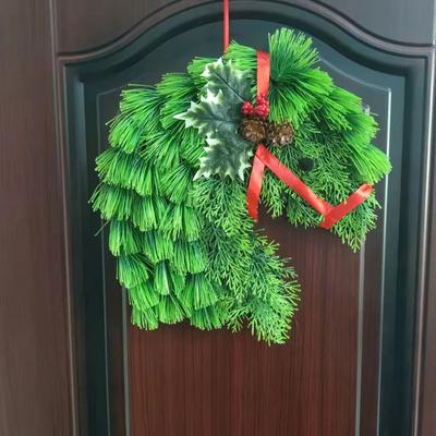 Neuer Pferdekopfkranz Rustikale künstliche grüne Kränze für die Haustür mit rotem Band Weihnachts-Türhängerdekoration