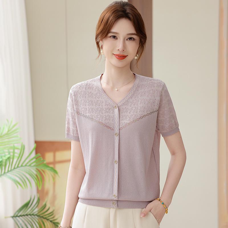 

Elegant Ice Silk V-Neck T-Shirt for Stylish Moms Over 50 3XL (for 60-68 kg)