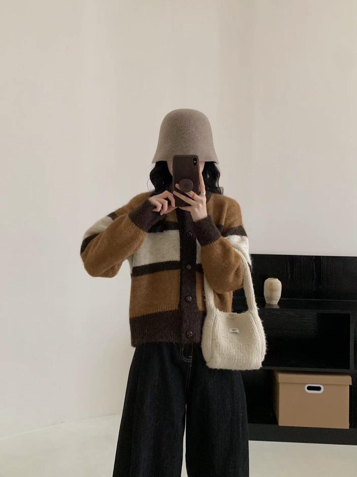 

2024 Autumn/Winter Striped Knit Cardigan – Long Sleeve Lazy Style Sweater for Women One Size Лляний