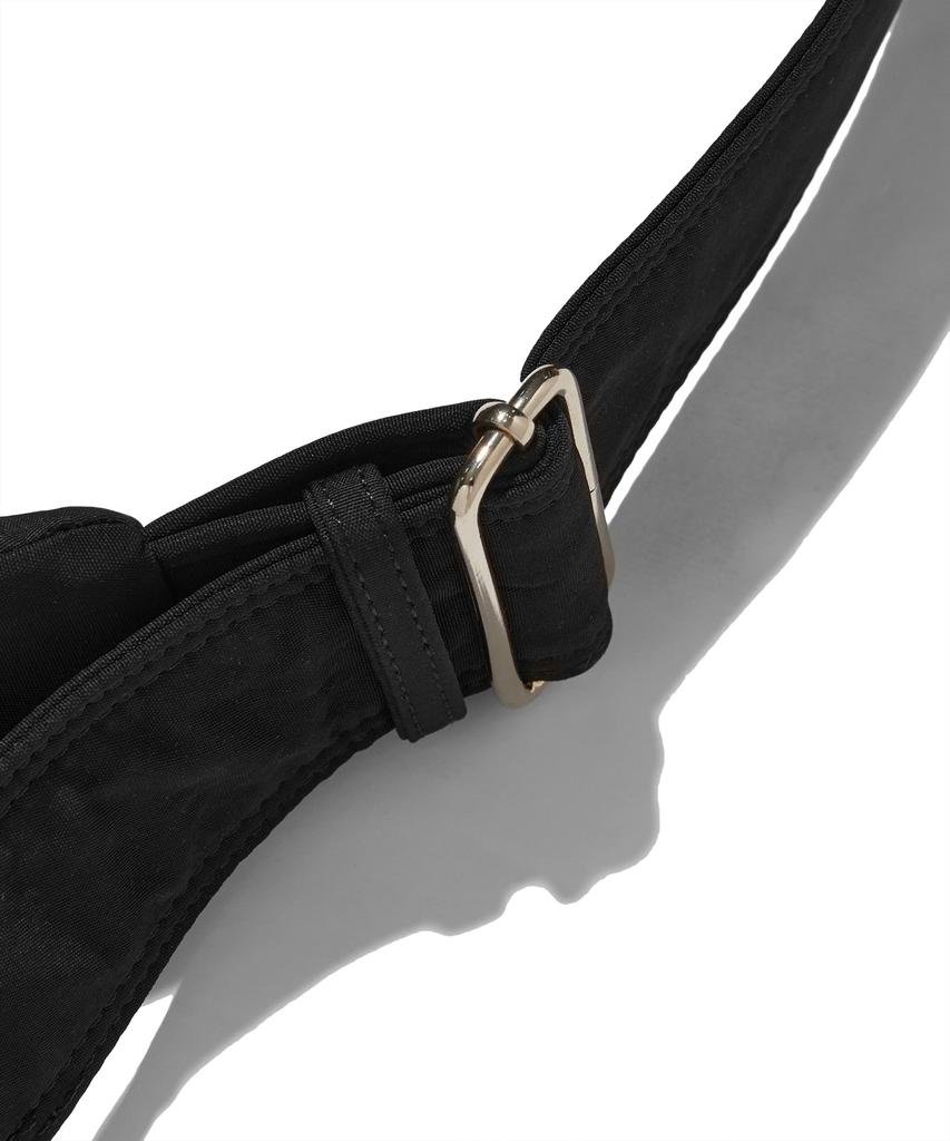 Suade Halfmoon Cross Bag [Black]