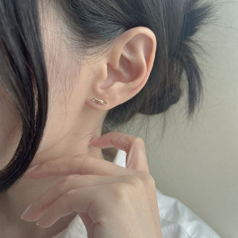 youngglow 14k tied piercing