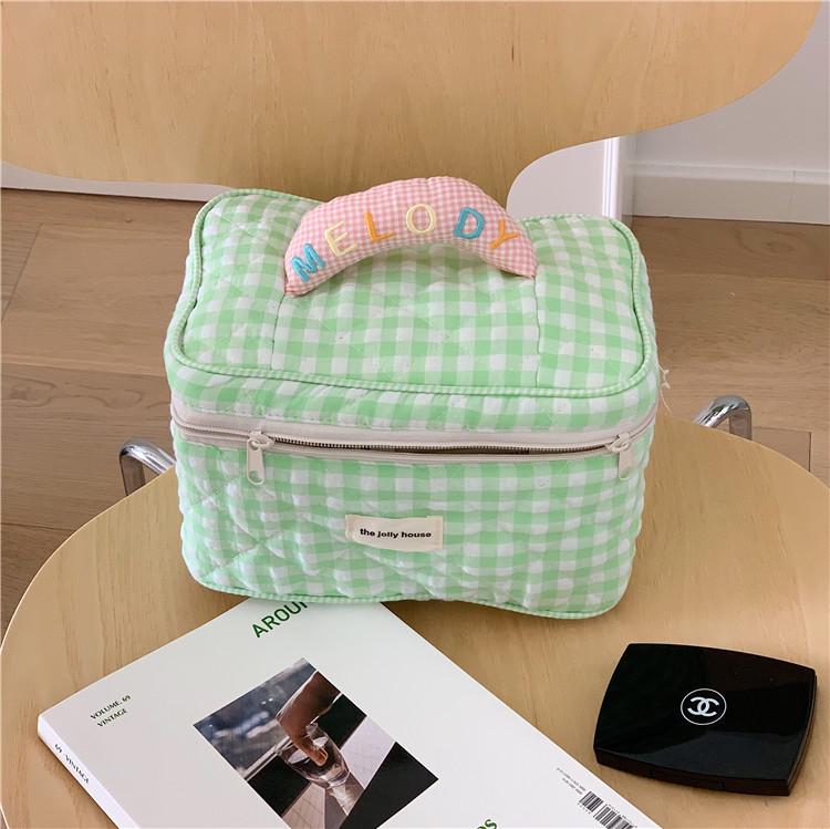 Korean Style Plaid Makeup Bag: Large Capacity, Portable, High-End Cosmetic Organizer for Women